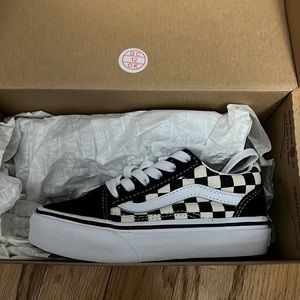 kids 10.5 old skool checkered vans